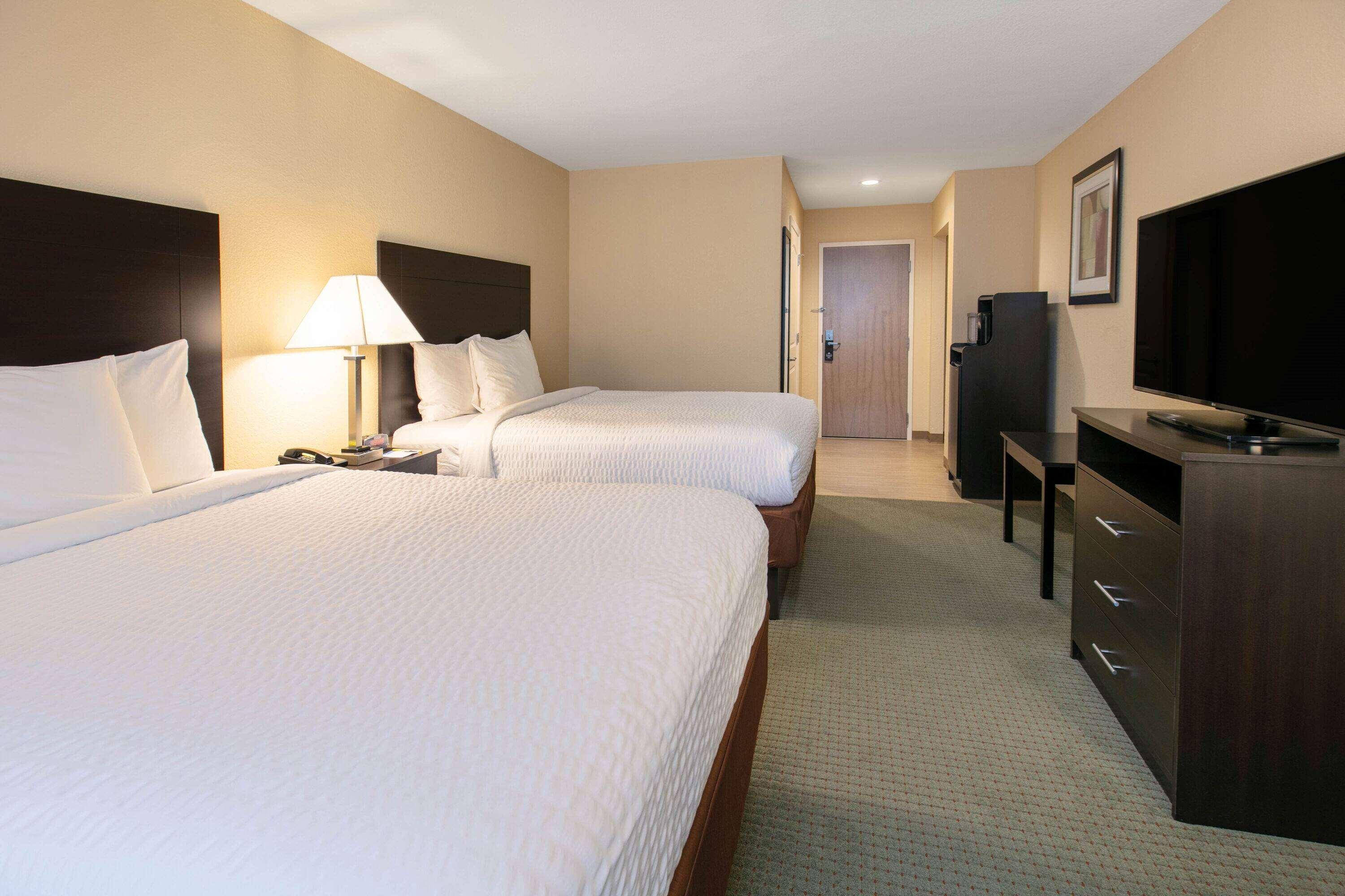 Days Inn & Suites By Wyndham Florence/Jackson Area Eksteriør billede