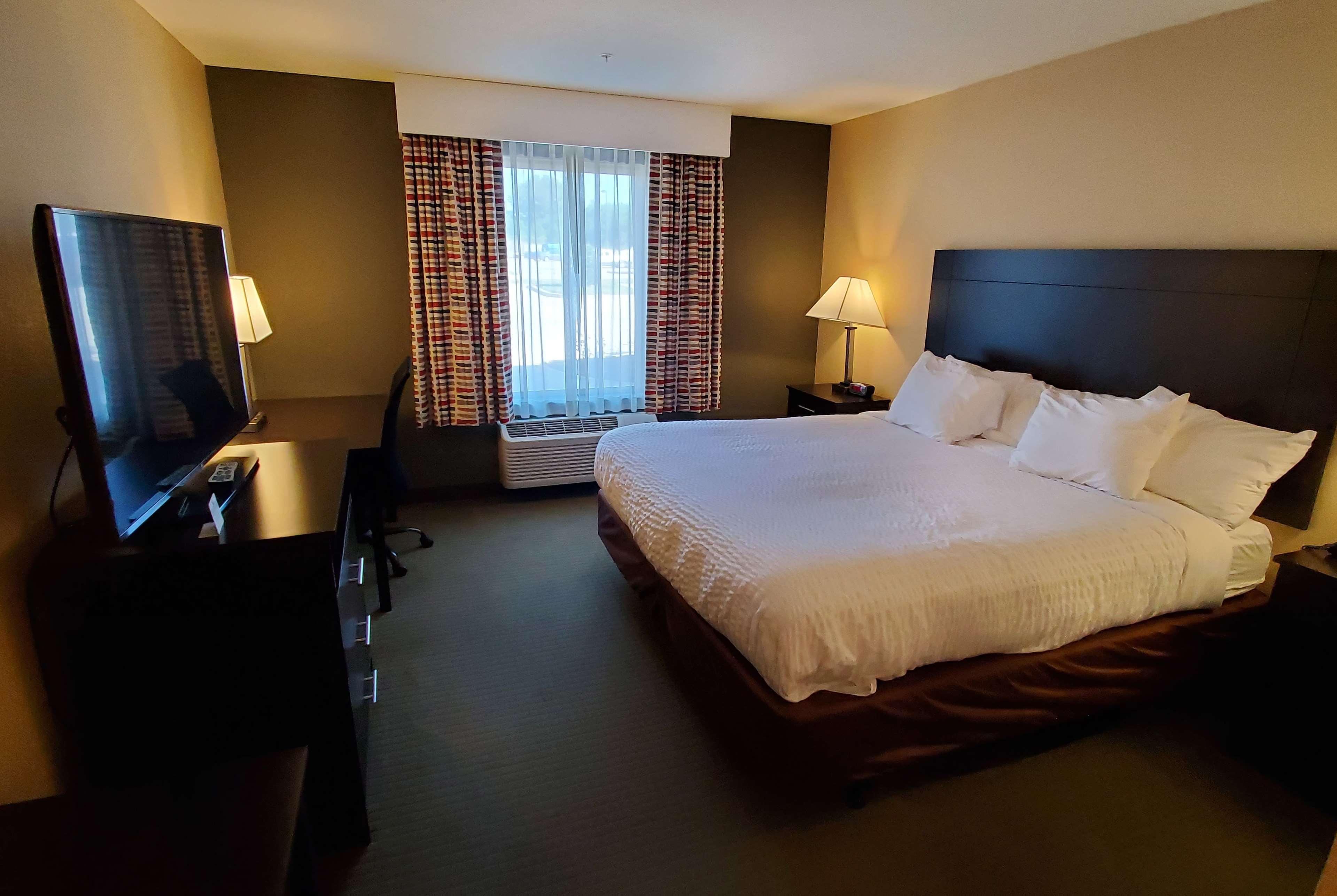 Days Inn & Suites By Wyndham Florence/Jackson Area Eksteriør billede