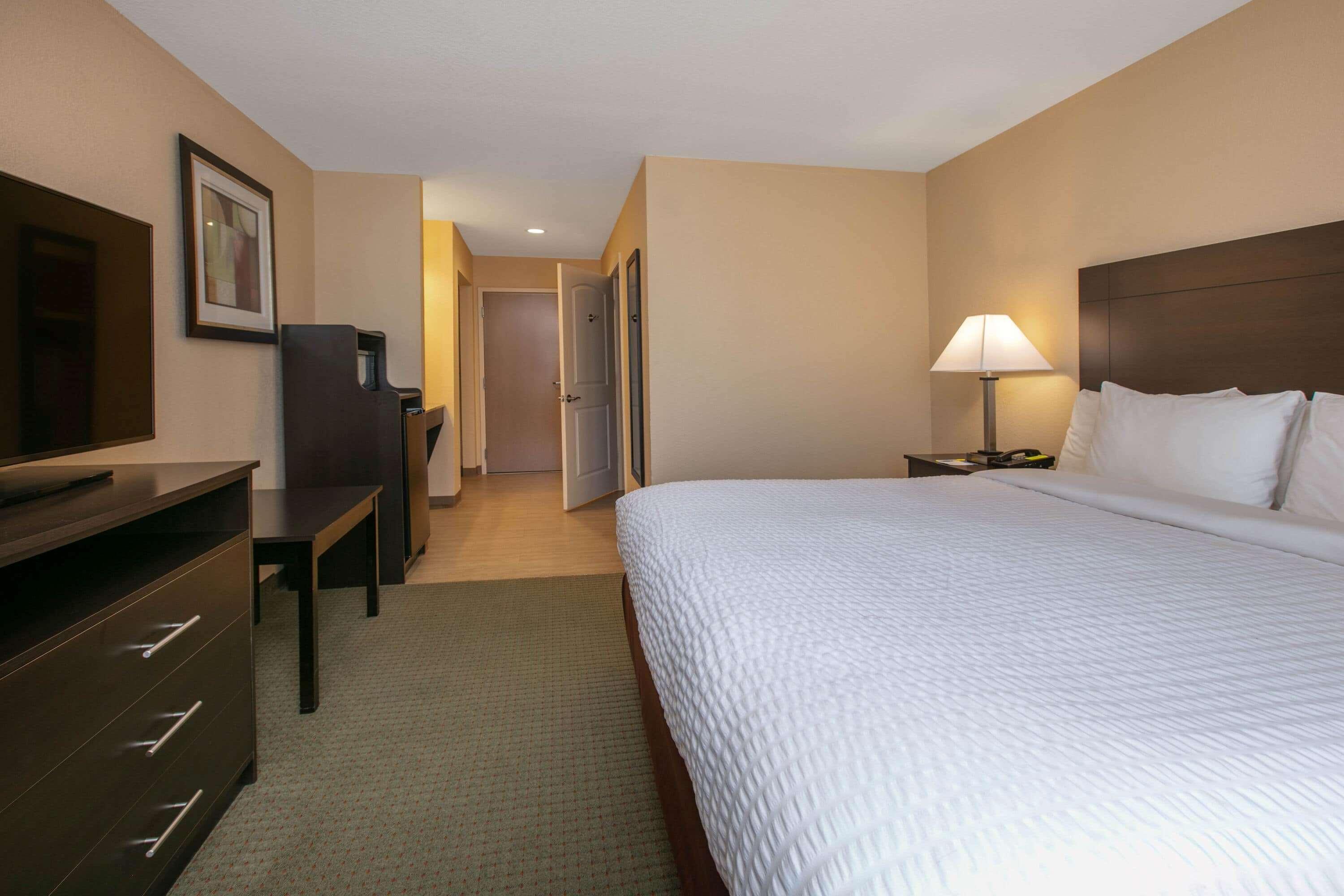 Days Inn & Suites By Wyndham Florence/Jackson Area Eksteriør billede