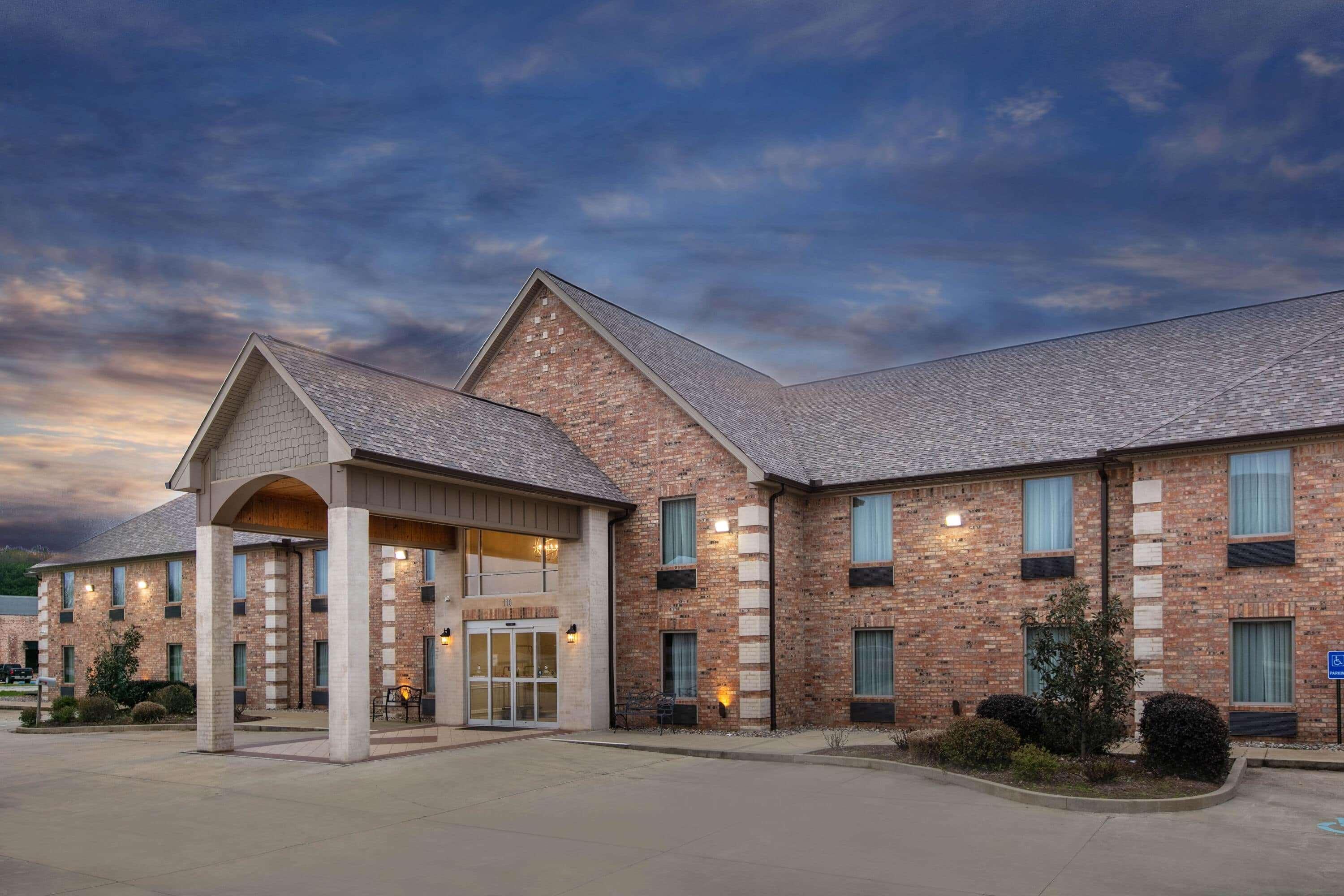Days Inn & Suites By Wyndham Florence/Jackson Area Eksteriør billede