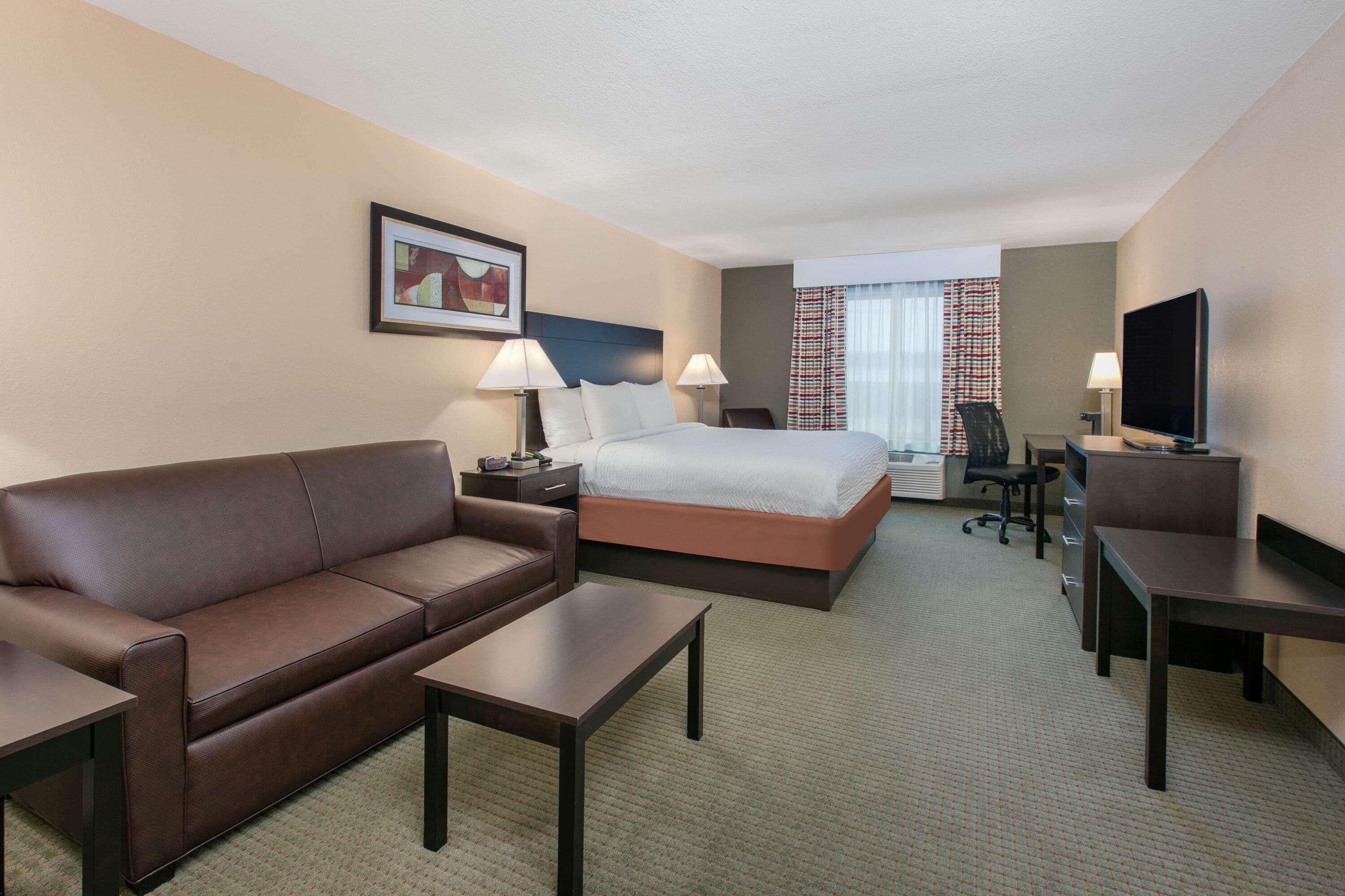 Days Inn & Suites By Wyndham Florence/Jackson Area Eksteriør billede