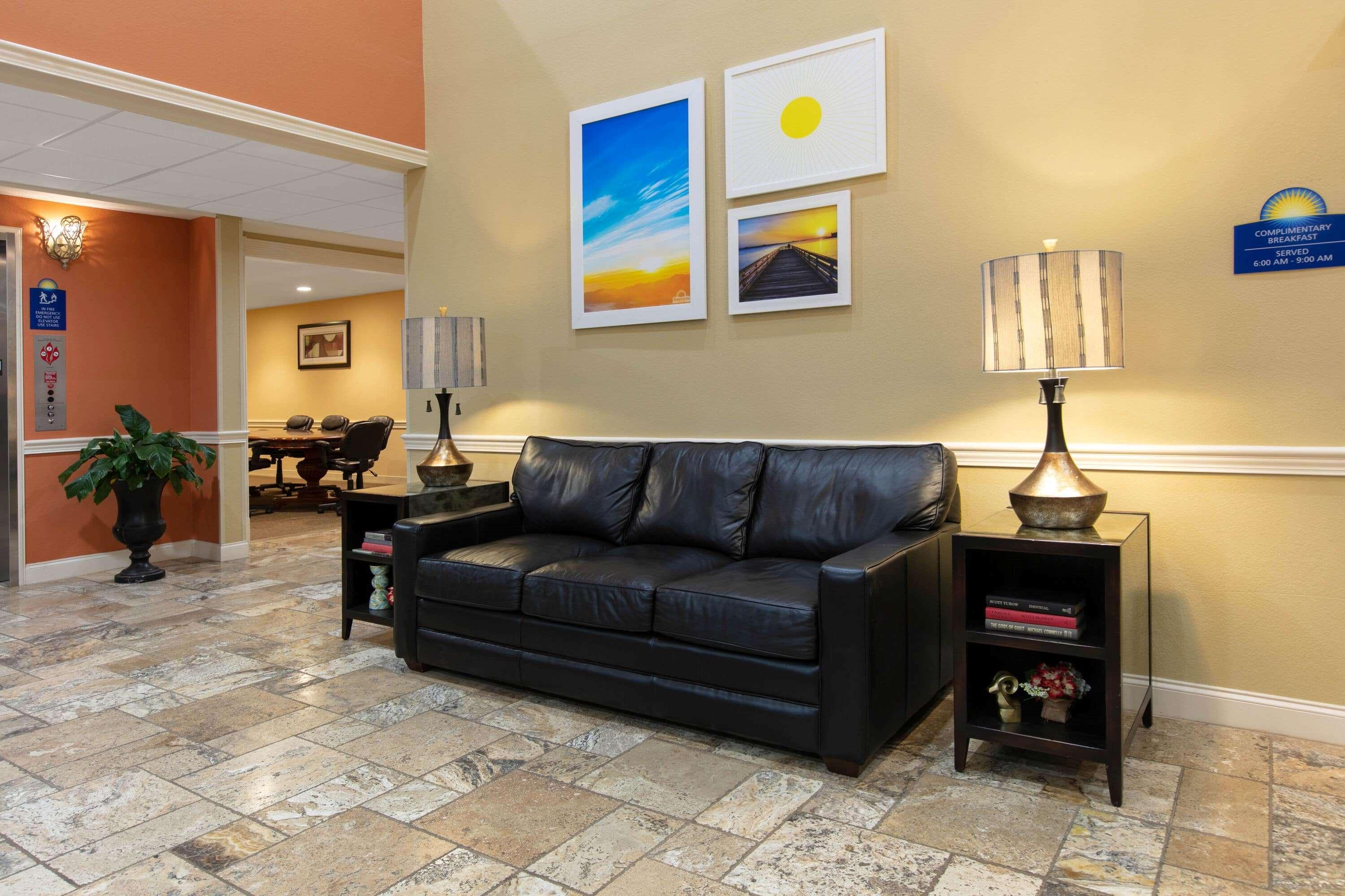 Days Inn & Suites By Wyndham Florence/Jackson Area Eksteriør billede
